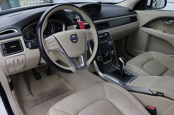 Volvo V70 8 of 22