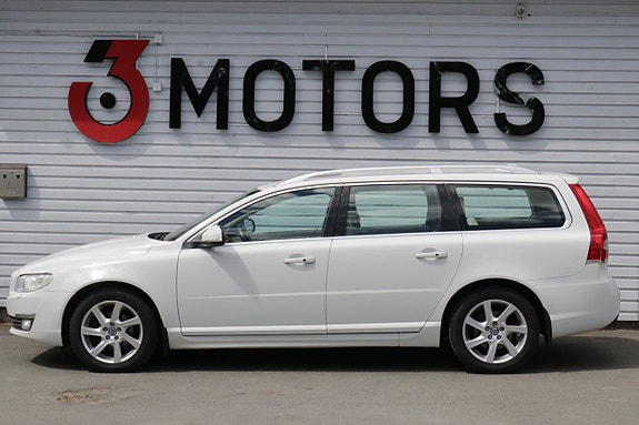 Volvo V70 3 of 5