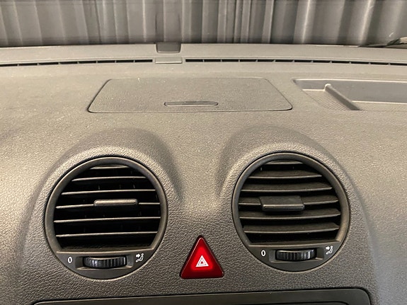 Volkswagen Caddy 28 of 30
