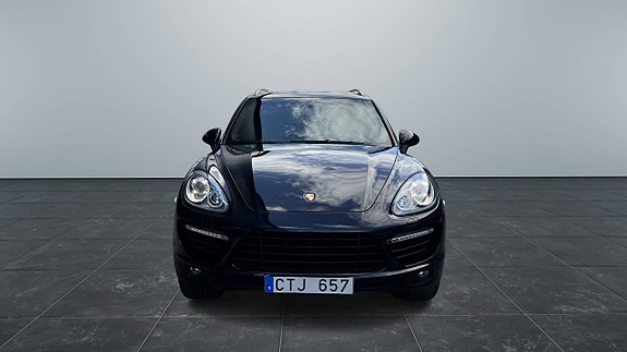 Porsche Cayenne 5 of 5