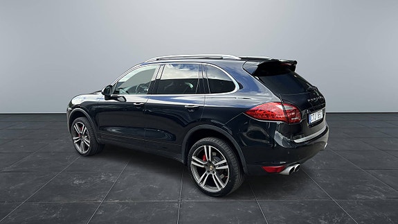 Porsche Cayenne 3 of 5