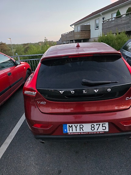 Volvo V40 3 of 5