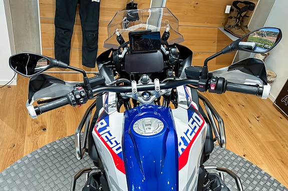 BMW R 1250 GS |Akrapovic|Touratech|Motorbågar|Navi|Nyservad|SE SPEC| 14 of 17