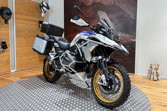 BMW R 1250 GS |Akrapovic|Touratech|Motorbågar|Navi|Nyservad|SE SPEC| 3 of 17