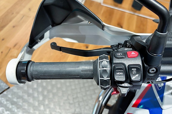 BMW R 1250 GS |Akrapovic|Touratech|Motorbågar|Navi|Nyservad|SE SPEC| 16 of 17