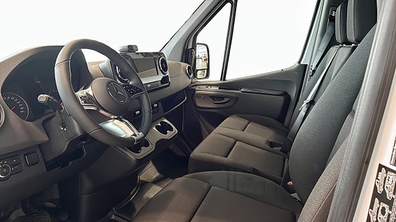 Mercedes-Benz Sprinter 319 4 of 9