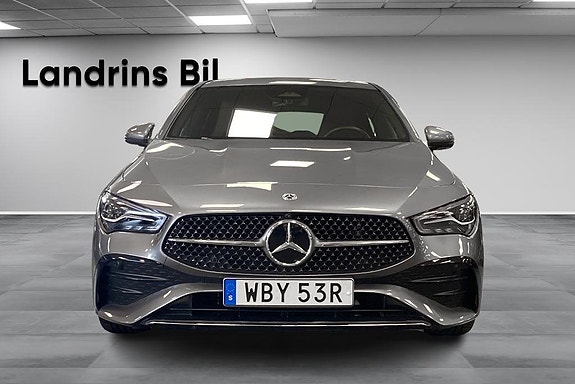 Mercedes-Benz CLA200 2 of 5