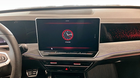 Volkswagen Passat 10 of 14