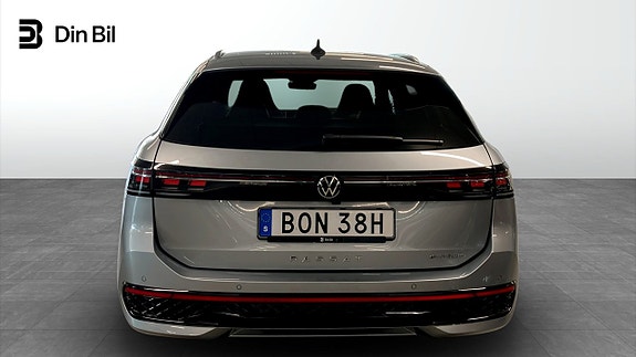 Volkswagen Passat 5 of 14