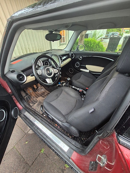 MINI Cooper 5 of 5