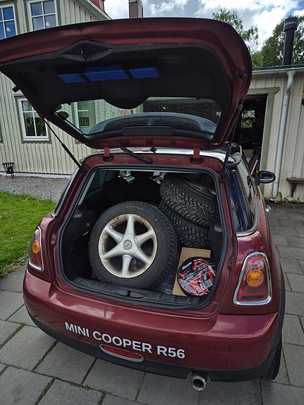 MINI Cooper 2 of 5