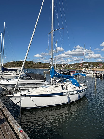 HALLBERG-RASSY 26 — View photo 1