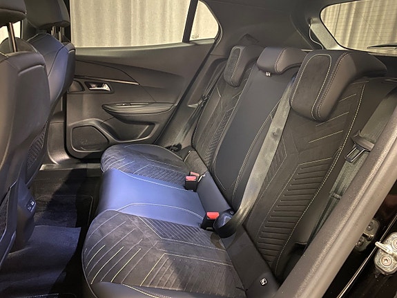 Peugeot 2008 4 of 5