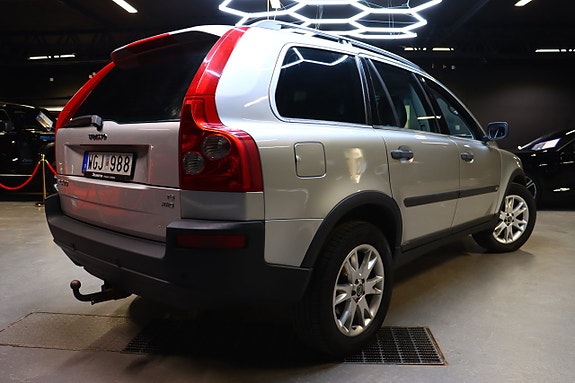 Volvo XC90 4 of 5
