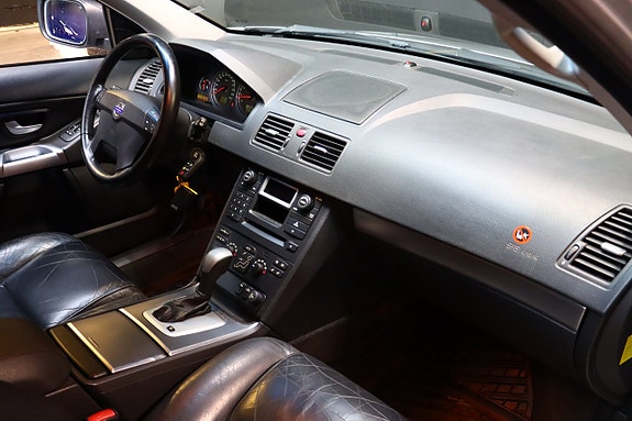 Volvo XC90 12 of 25