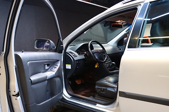 Volvo XC90 9 of 25