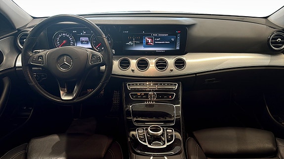 Mercedes-Benz E220 4 of 5