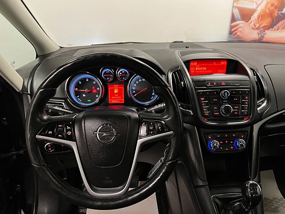 Opel Zafira Tourer 21 of 26