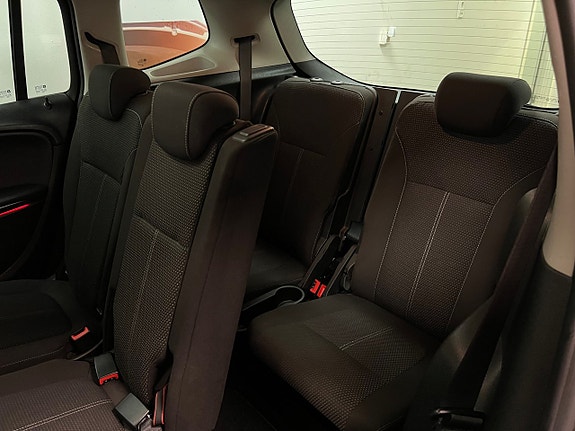 Opel Zafira Tourer 14 of 26
