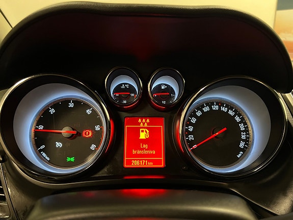 Opel Zafira Tourer 23 of 26