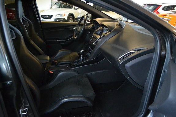 Ford Focus 5 of 5