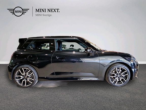MINI Cooper SE 2 of 16