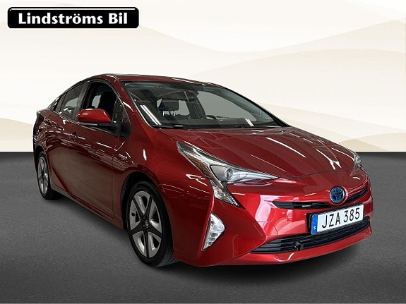 Toyota Prius 3 of 5