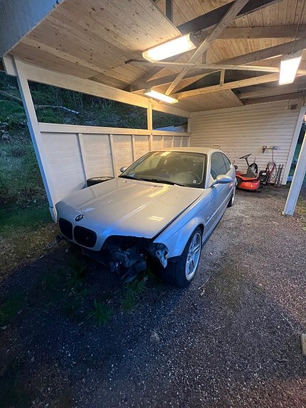 BMW 330Ci 2 of 4