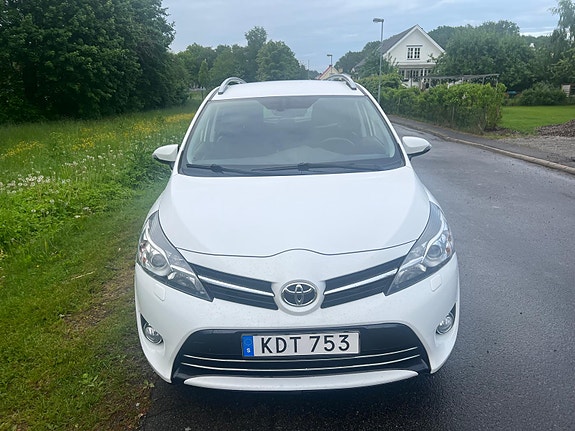Toyota Verso 2 of 5