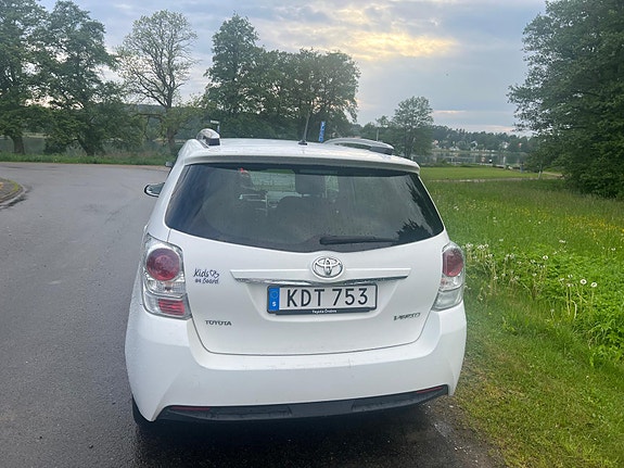 Toyota Verso 3 of 5