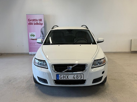 Volvo V50 3 of 5