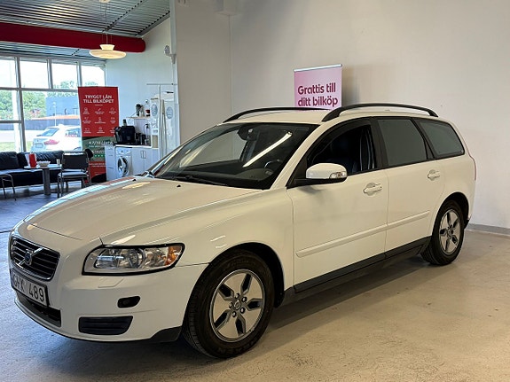 Volvo V50 4 of 5