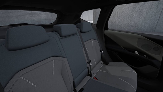 BMW iX3 8 of 11
