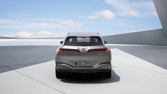 BMW iX3 9 of 11