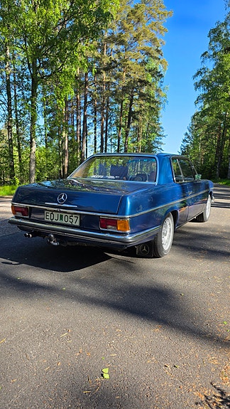 Mercedes-Benz 280 CE 2 of 5