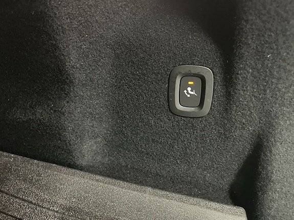 Volvo XC60 12 of 17