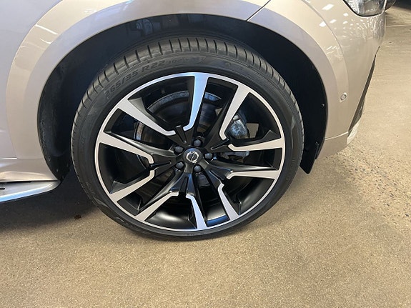 Volvo XC60 10 of 17