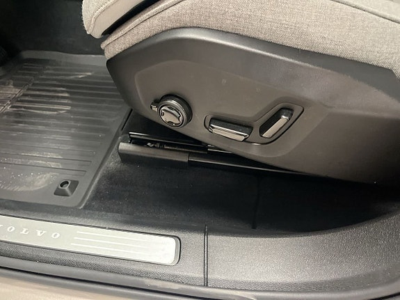 Volvo XC60 14 of 17