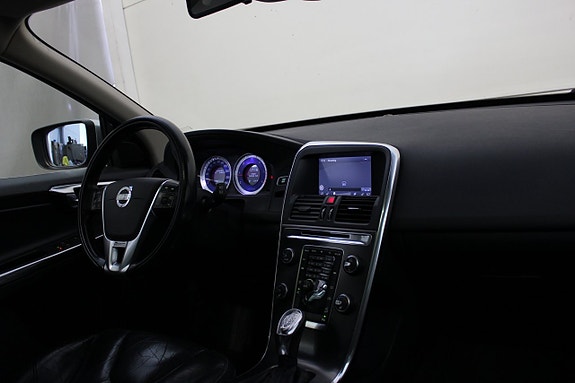 Volvo XC60 17 of 24