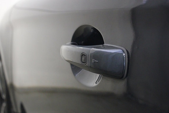 Volvo XC60 9 of 24