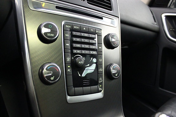 Volvo XC60 22 of 24