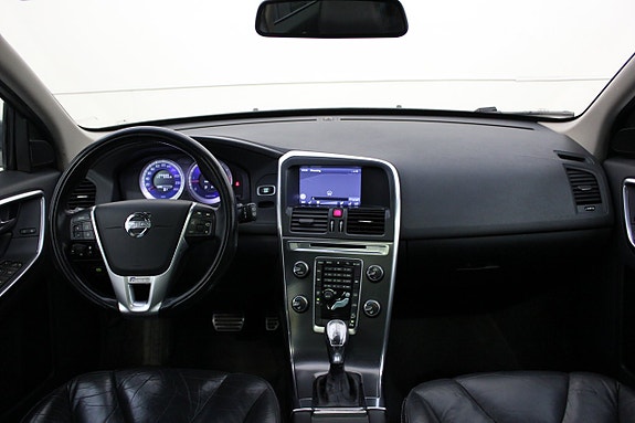Volvo XC60 16 of 24