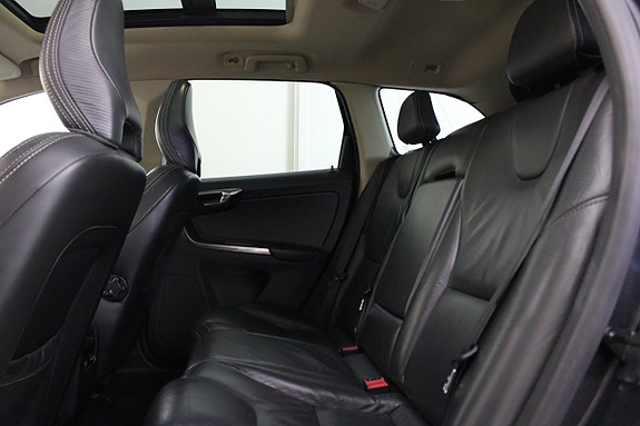 Volvo XC60 15 of 24