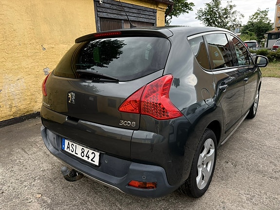 Peugeot 3008 3 of 5