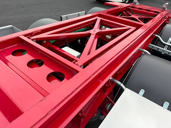 FLAKAB - Spartveit 30 tons lastväxlarvagn med tipp OMG LEV 8 of 11