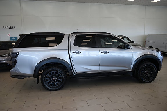 Isuzu Pickup 4 of 5