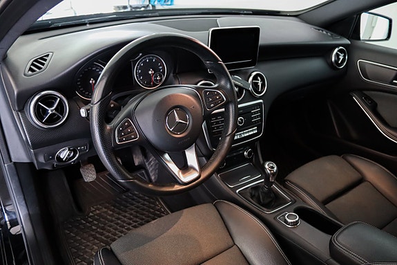 Mercedes-Benz A180 7 of 13