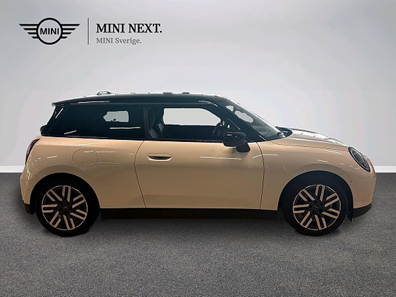 MINI Cooper E 3 of 5