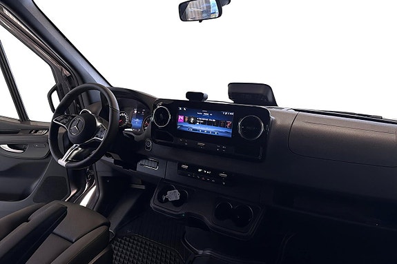 Mercedes-Benz Sprinter 319 9 of 16