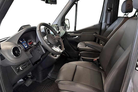 Mercedes-Benz Sprinter 319 11 of 16
